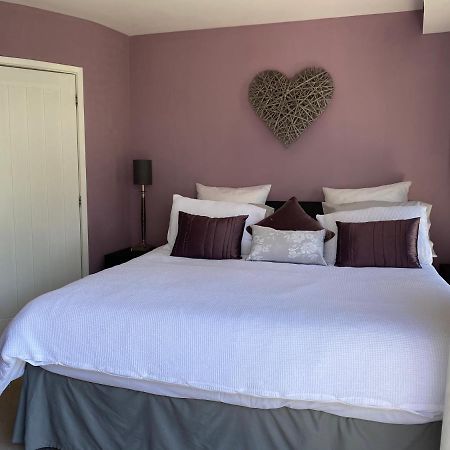 One Of The Best Properties In Lyme! Breathtaking Views Across The Whole Bay. 3 Stories With 2 Tier Veranda Around The Property. Sleeps 6 Lyme Regis Exterior foto