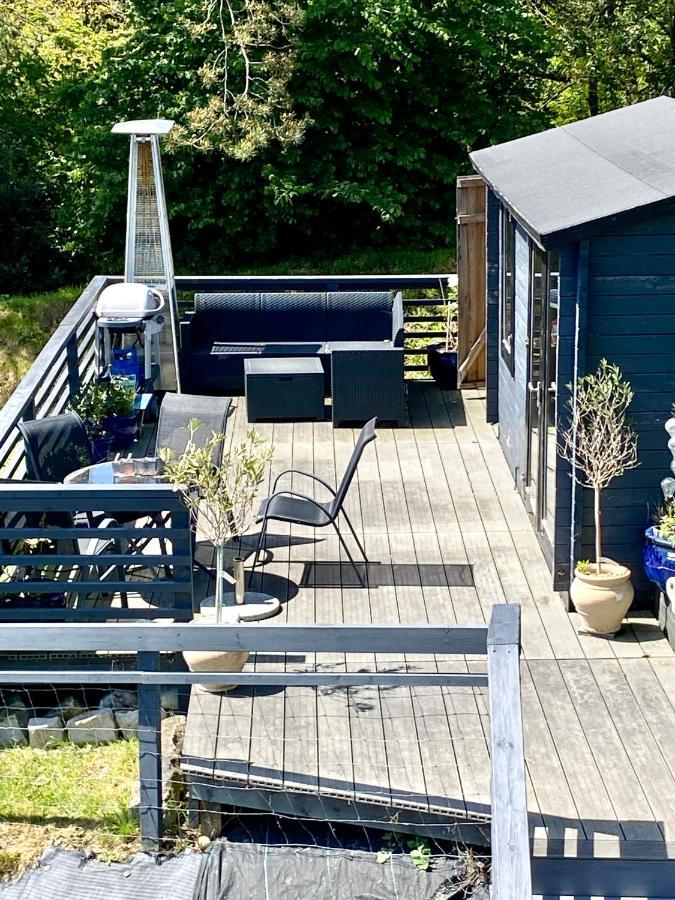 One Of The Best Properties In Lyme! Breathtaking Views Across The Whole Bay. 3 Stories With 2 Tier Veranda Around The Property. Sleeps 6 Lyme Regis Exterior foto