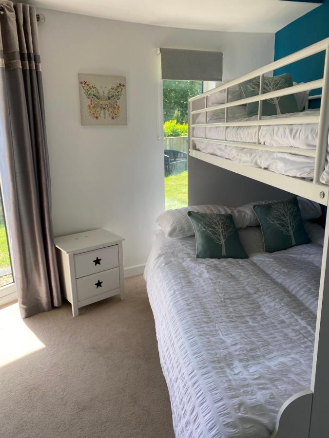 One Of The Best Properties In Lyme! Breathtaking Views Across The Whole Bay. 3 Stories With 2 Tier Veranda Around The Property. Sleeps 6 Lyme Regis Exterior foto